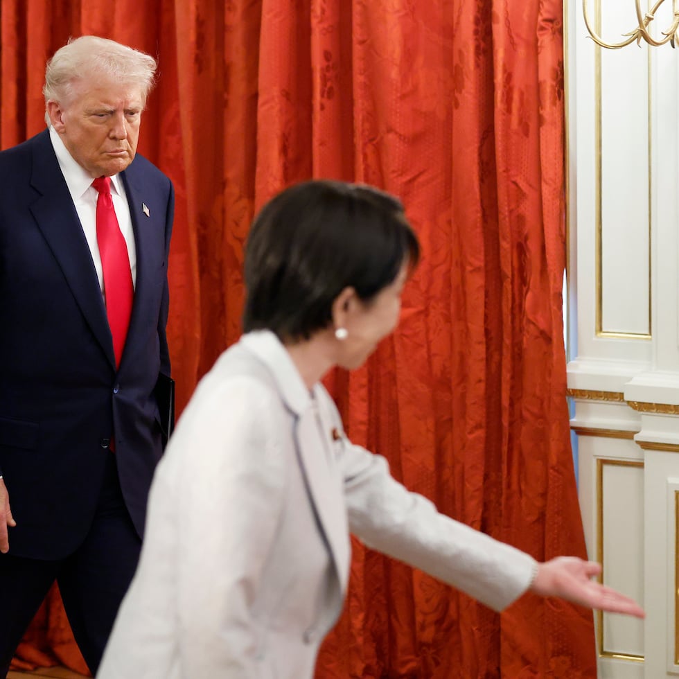 El presidente de Estados Unidos, Donald Trump (izquierda), y la primera ministra de Japón, Sanae Takaichi (derecha).