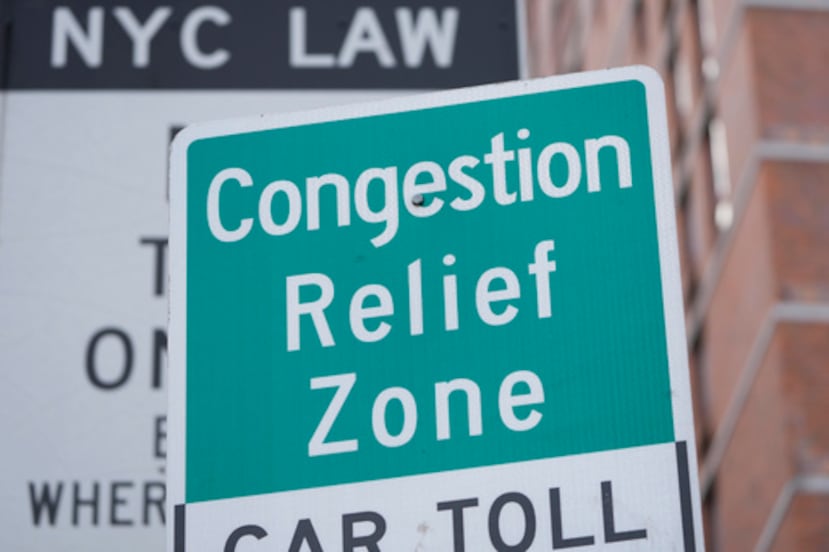 Señal de 'Congestion Relief Zone' en el Túnel Lincoln de Nueva York, donde se implementan peajes por congestión.