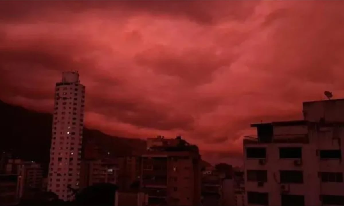 Astrofísico explica el cielo rojo en Caracas: es arrebol, no está ligado a los terremotos