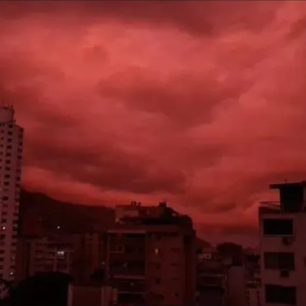 La explicación está en la manera como la atmósfera interactúa con la luz del sol.