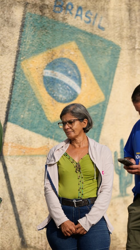 Los brasileños votan el domingo en unas elecciones cruciales para el futuro político de América Latina entre el presidente Luiz Inácio Lula da Silva y el aliado de Estados Unidos, el senador Flávio Bolsonaro.