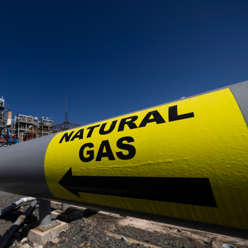 El Negociado de Energía emitió su resolución horas después que se suponía que el tanquero con gas natural Amur River entrara a la bahía de San Juan, el domingo, para proveer combustible a plantas generatrices de la AEE.