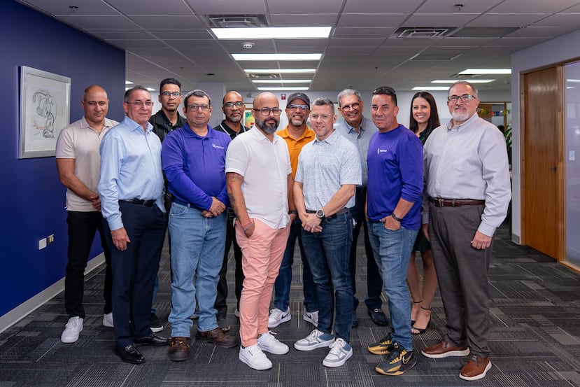 De izquierda a derecha: Félix Avilés, José Ralat, Juan Pérez, José Valle, Héctor Meléndez, José Cruz, Ángel Quirindongo, Juan C. Rodríguez, Pedro G. Andrés, Alex Rivera, Dharma Laboy y José Rivera.