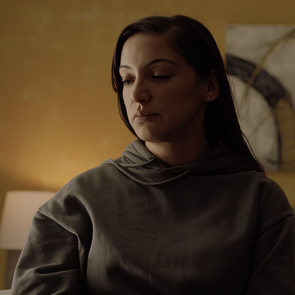 Rebecca (Laura Alemán) es la protagonista.