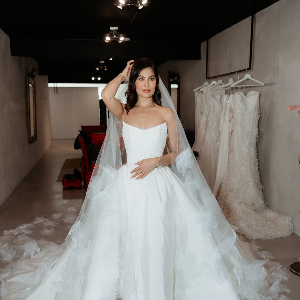 El diseñador puertorriqueño confeccionó el vestido de novia para la boda de la actriz Essined Aponte.