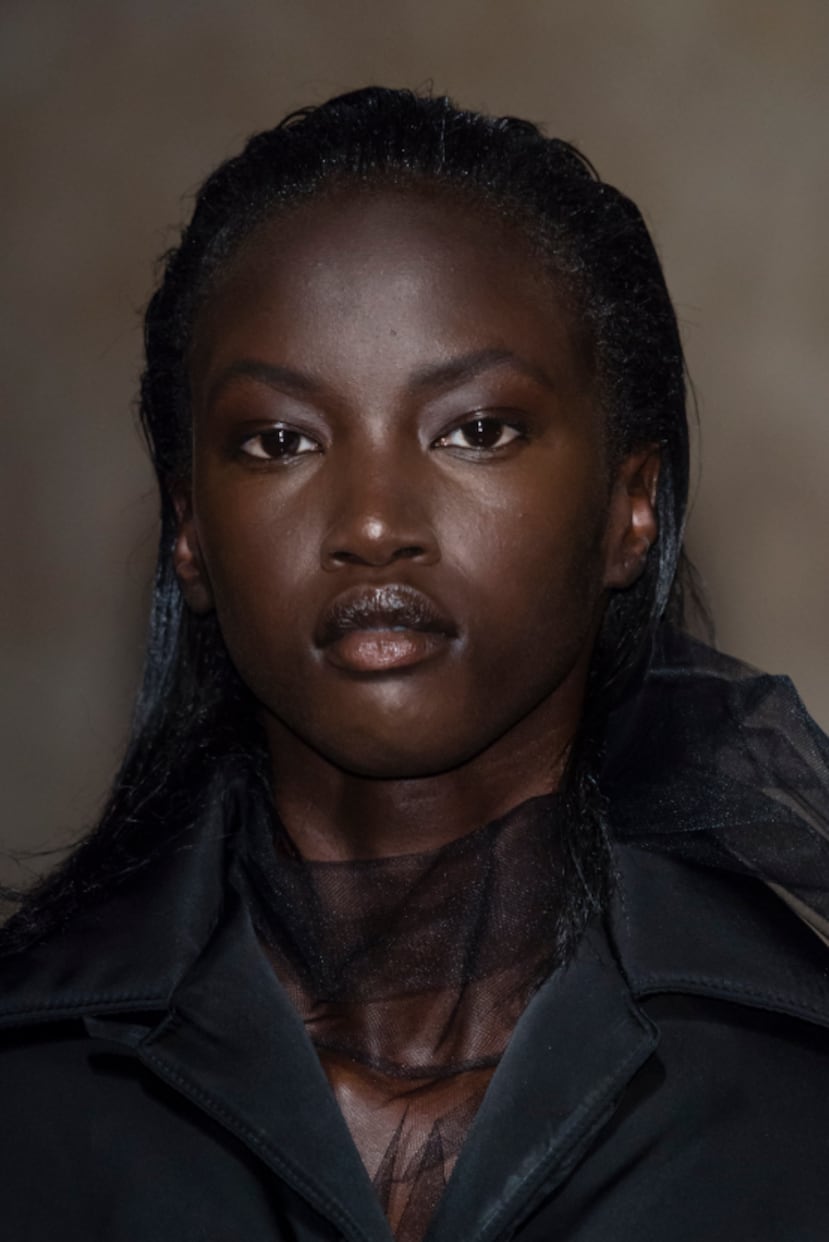 En 2018 Anok Yai abrió el desfile de Prada.