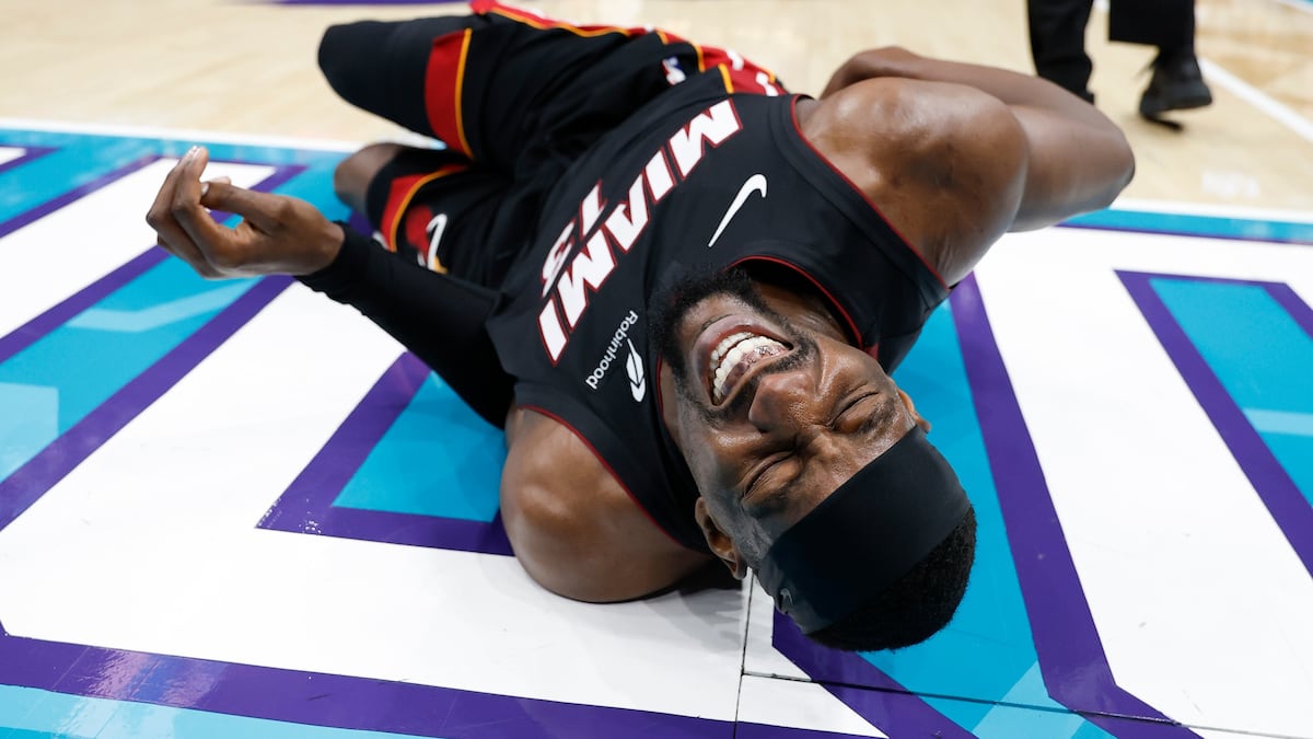 “Deberían haberlo expulsado”: LaMelo Ball provoca controversia tras hacer tropezar a Adam Adebayo en victoria de los Hornets ante el Heat