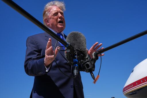 Imagen de la cobertura de: Trump insiste en un pago de $5,000 si los republicanos ganan las legislativas