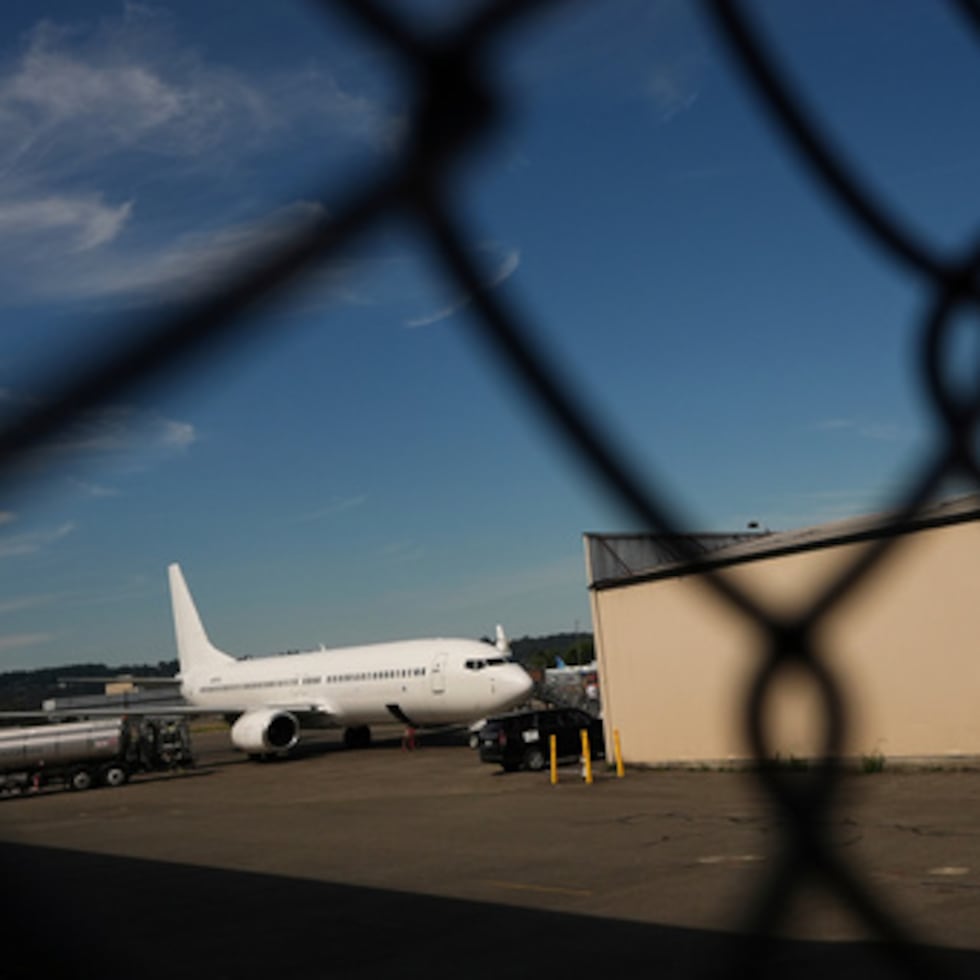 Imagen de archivo de un vuelo del Servicio de Inmigración y Control de Aduanas de EE.UU. sale del Aeropuerto Internacional King County-Boeing Field, en Seattle.