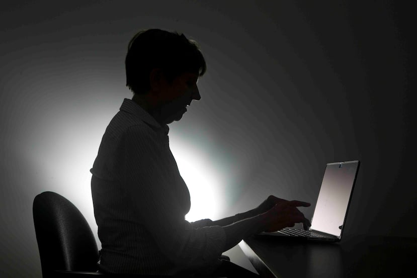 Los sitios de noticias, derechos humanos y supervisión electoral deben protegerse de los ataques digitales. (AP)