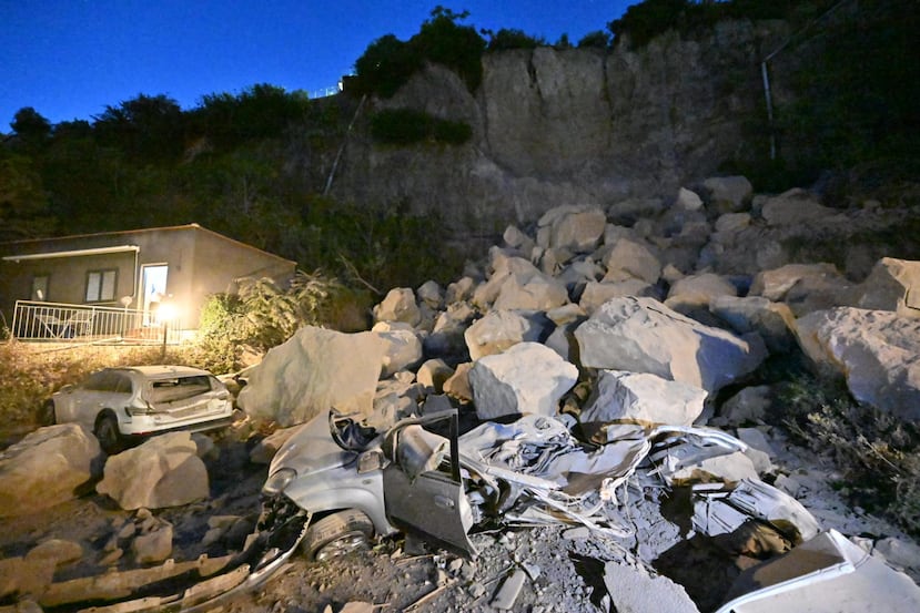 Al menos ocho personas resultaron heridas leves y se cuentan numerosos daños y la interrupción de algunos trenes este viernes a consecuencia de un terremoto de magnitud 4.7 en la provincia de Nápoles.