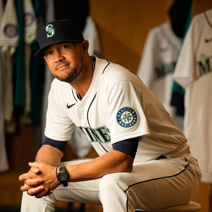 El exjugador de ascendencia puertorriqueña, Kristopher Negrón, fue el coach de tercera base de los Mariners en 2025.