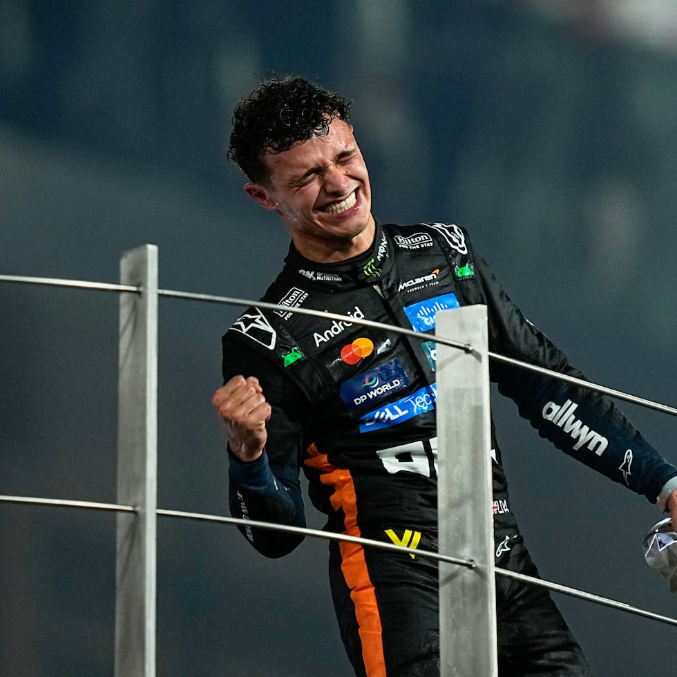 Lando Norris estalla en llanto tras proclamarse campeón de la Fórmula Uno.