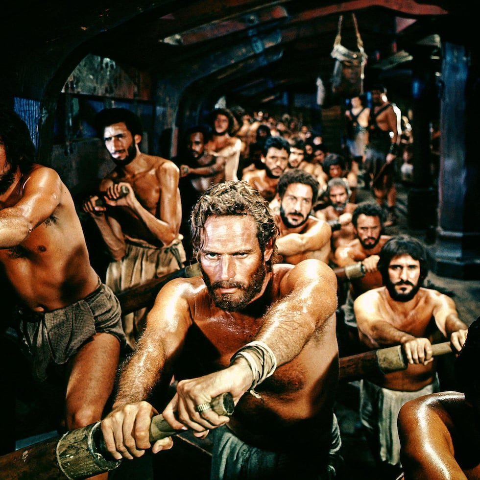 El fenecido actor Charlton Heston, al centro, fue el protagonista de la película "Ben-Hur" (1959), película que ha ganado más premios Oscar, con 11, empatada con "Titanic" (1997) y "The Lord of the Rings: The Return of the King" (2003).