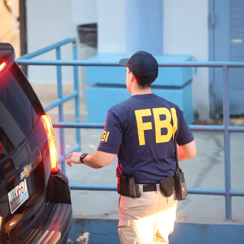 Fagot Torres tenía condenas previas por violaciones relacionadas con armas en Puerto Rico y que existía una orden de arresto activa emitida por el estado de Pensilvania.