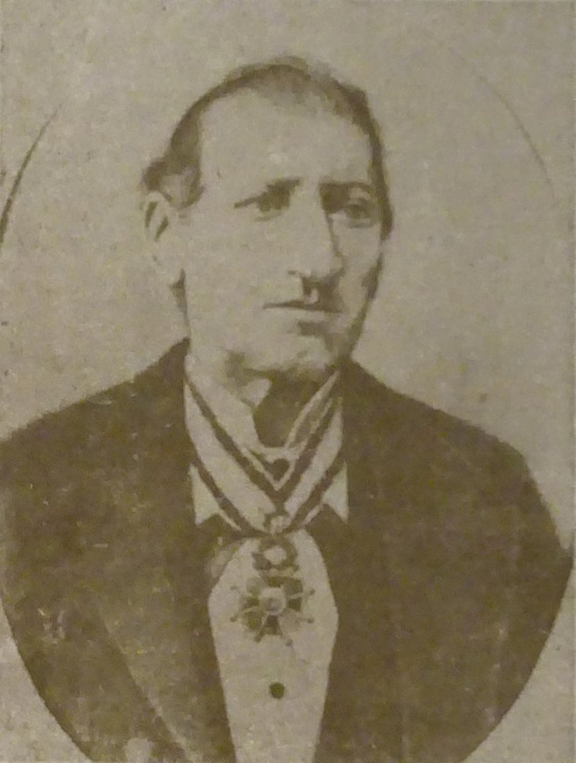 Juan Bertoli Calderoni fue un arquitecto franco-italiano del siglo XIX de Bastia, Córcega, y residente desde hace mucho tiempo en Ponce, Puerto Rico, donde diseñó varias estructuras destacadas, entre ellas el Teatro La Perla, la Casa Serrallés y la Residencia Ermelindo Salazar (ahora, Centro Cultural de Ponce), entre varios otros edificios históricos.