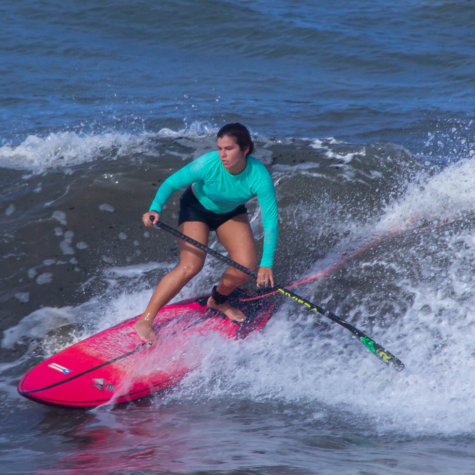 Nimsay García avanzó con la mejor puntuación de la segunda ronda del SUP Surf en los Juegos Santo Domingo 2026.