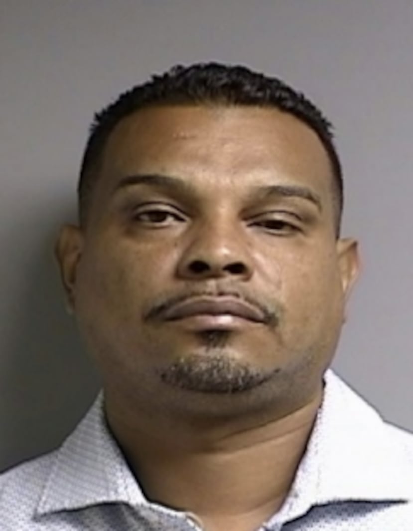 Augusto Pérez Ramos, de 44 años y residente de Cayey, deberá enfrentar cargos criminales por agresión sexual por hechos ocurridos el pasado 21 de abril en ese municipio.