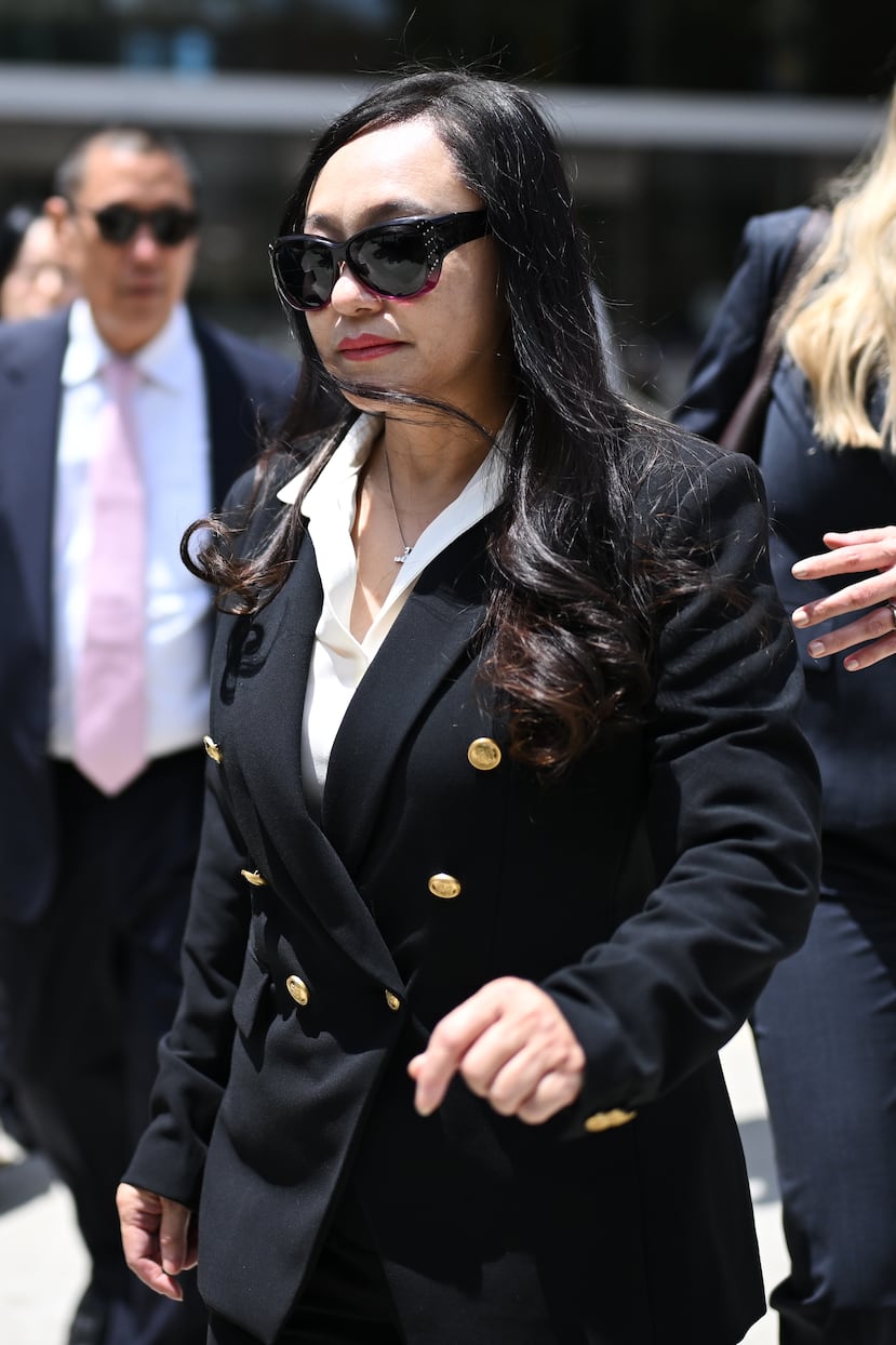 Eileen Wang, exalcaldesa de Arcadia, California, sale del tribunal federal tras declararse culpable de los cargos de actuar como agente ilegal del gobierno chino el viernes 29 de mayo de 2026 en Los Ángeles. (Foto AP/William Liang)