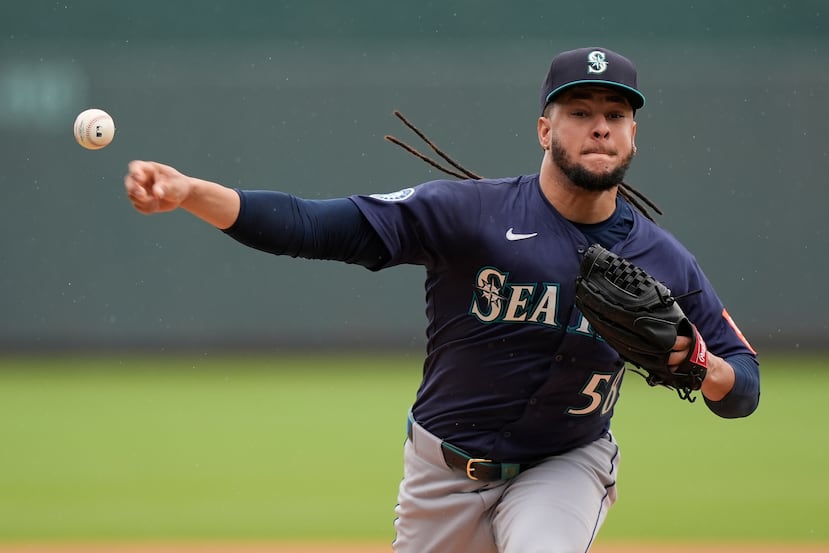 El lanzador abridor dominicano Luis Castillo pasó de los Mariners de Seattle a los White Sox de Chicago.