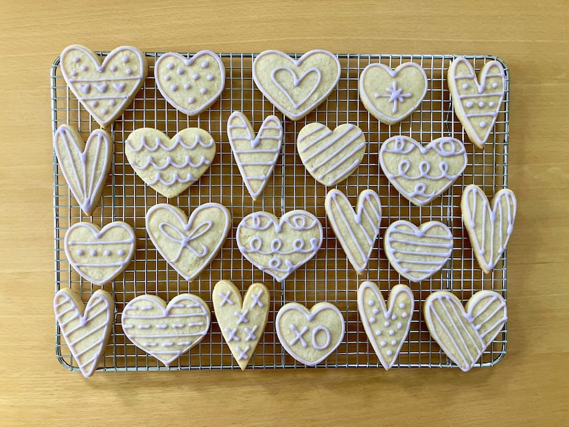 Galletas de azúcar con forma de corazón se exhiben en Berkley, Michigan