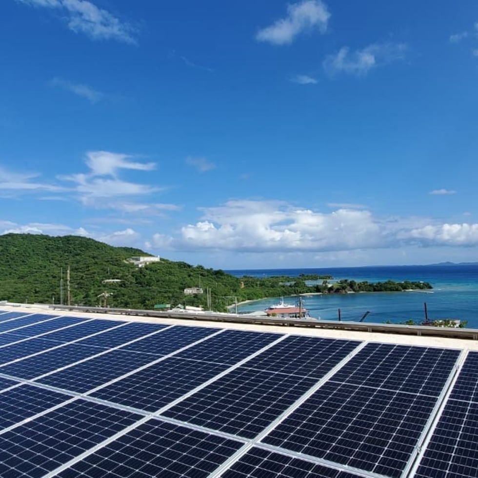 Senior district judge Jay García Gregory ruled that FEMA violated environmental public policy law by excluding renewable energy from key initiatives to rebuild and modernize the power grid in Puerto Rico.