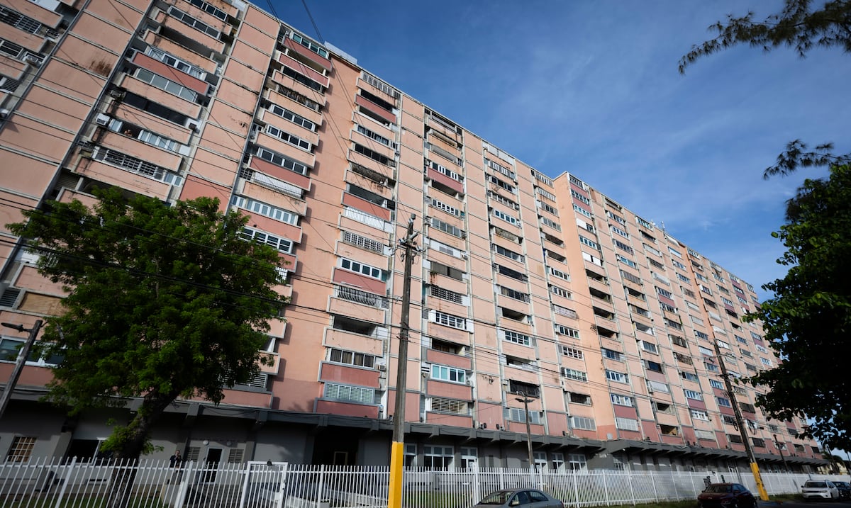 Extreme deterioration of condominium in Santurce evidences security risks in Puerto Rico buildings
