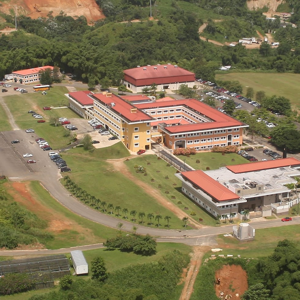 De 2017 a 2024, la matrícula de la UPR en el campus utuadeño se redujo de 1,469 a 334 estudiantes, destaca Julio Hernández