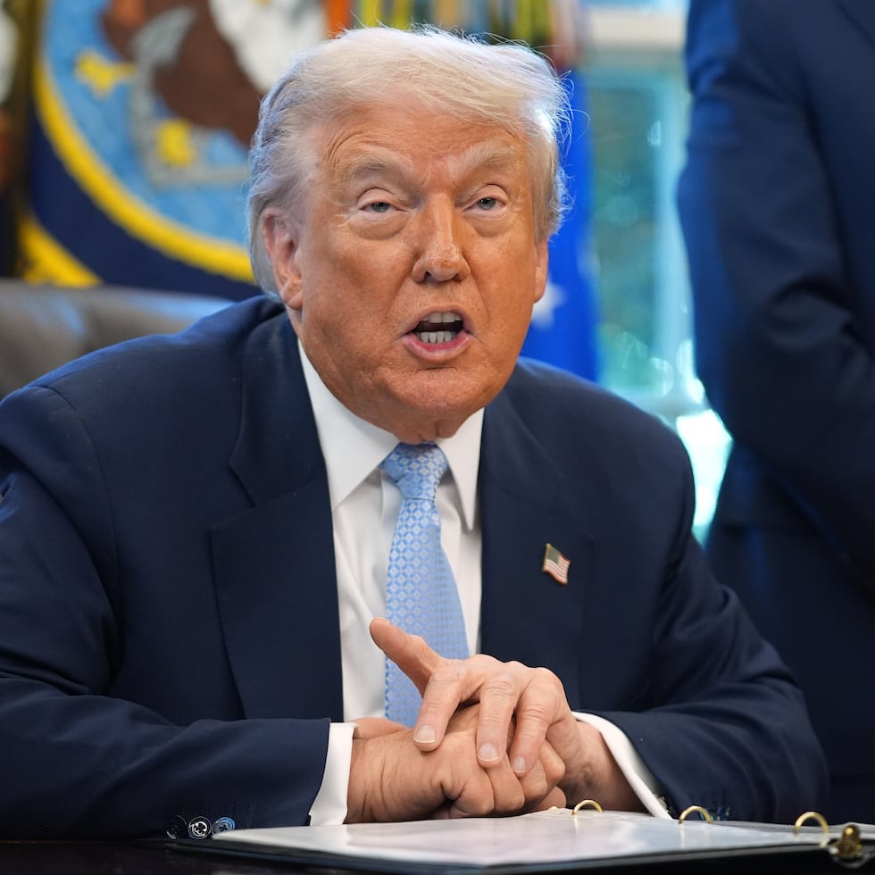 Donald Trump, quien no detalló en qué consistirían las acciones en tierra, destacó desde Florida los ataques en el Caribe y en el Pacífico.