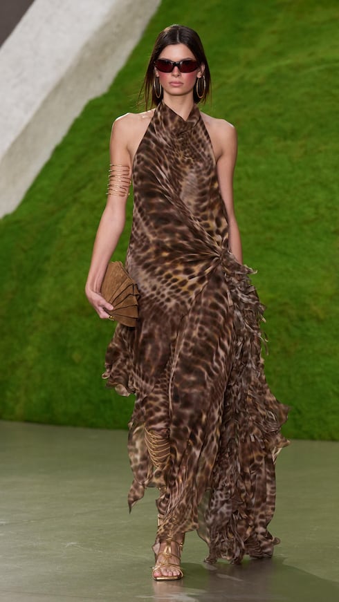 Tendencia: Reinterpretación del "animal print". Cult Gaia ha renovado los estampados animales con diseños difuminados y etéreos que recuerdan a conchas como alternativa al leopardo.
