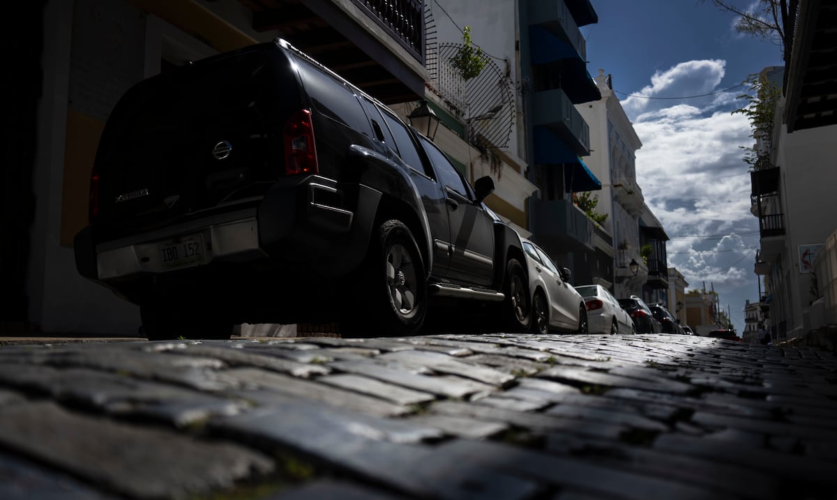 Proyecto de ley busca remover autos mal estacionados en Puerto Rico
