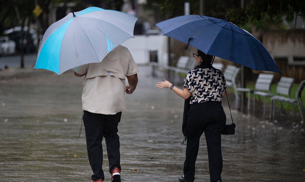 Inestabilidad continuará este sábado con lluvias fuertes en el interior y oeste