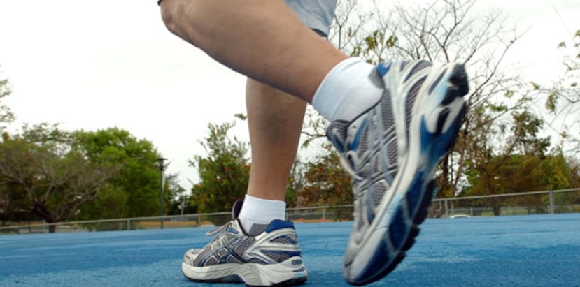 El ejercicio de intensidad moderada fortalece el corazón, los músculos y los huesos. (Archivo)