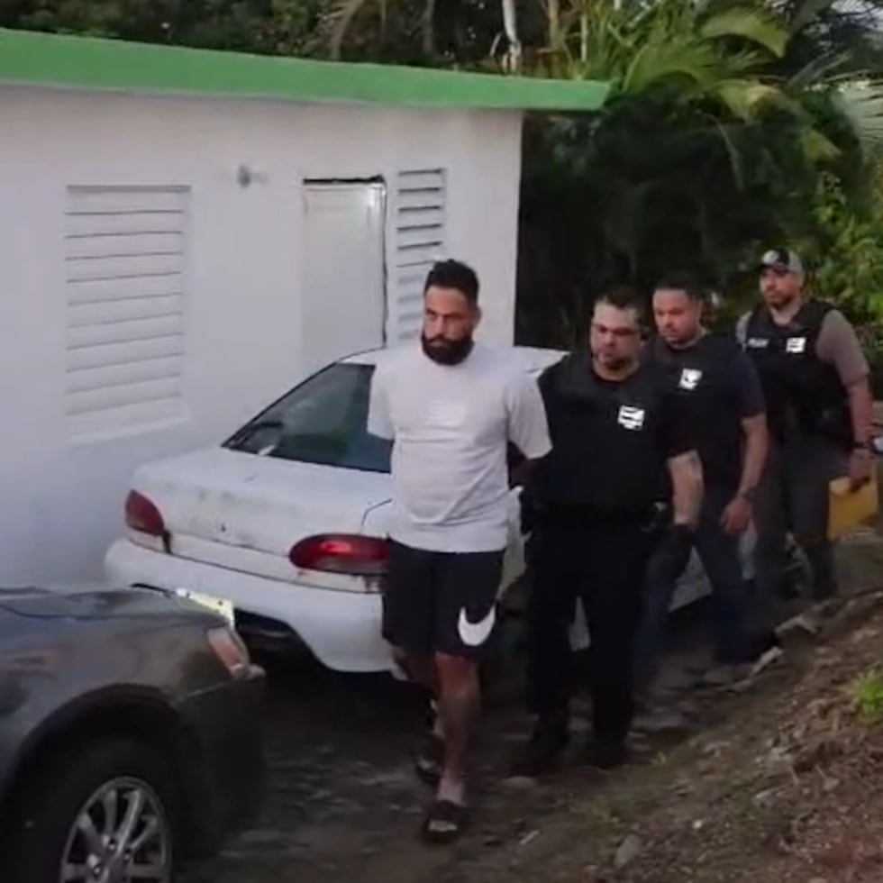 El detenido fue identificado como Steven Carrasco Hernández, de 36 años.