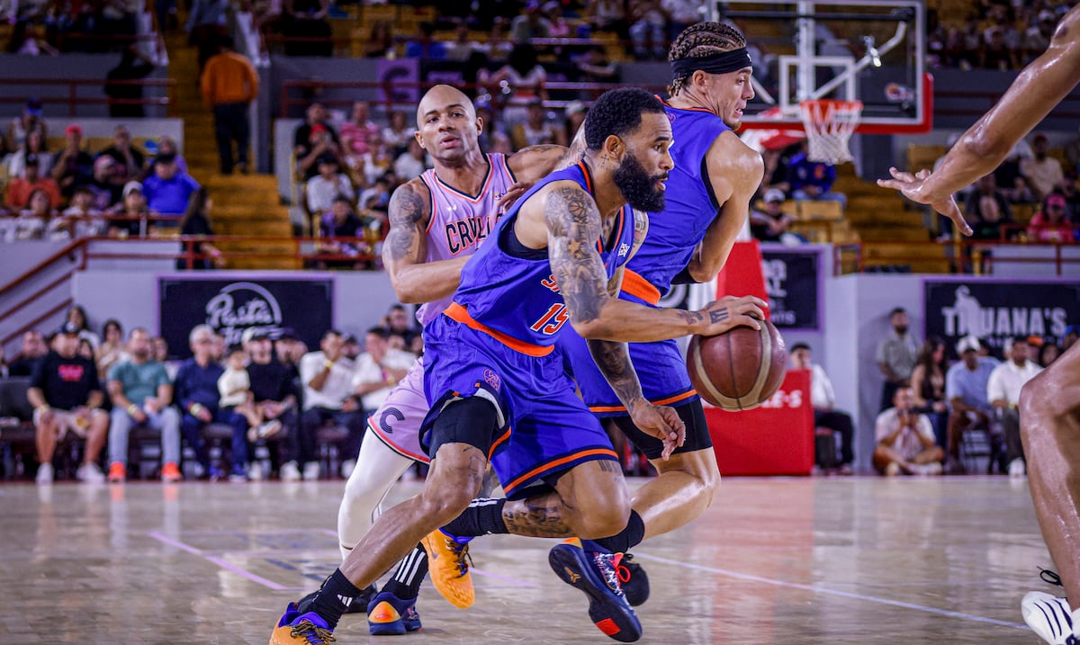 Criollos de Caguas ponen al borde de la eliminación a los Cangrejeros de Santurce