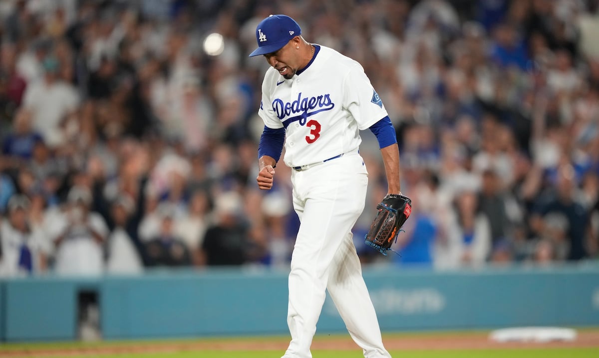 Edwin Díaz brilla en su regreso y los Dodgers vencen 8-2 a los Giants