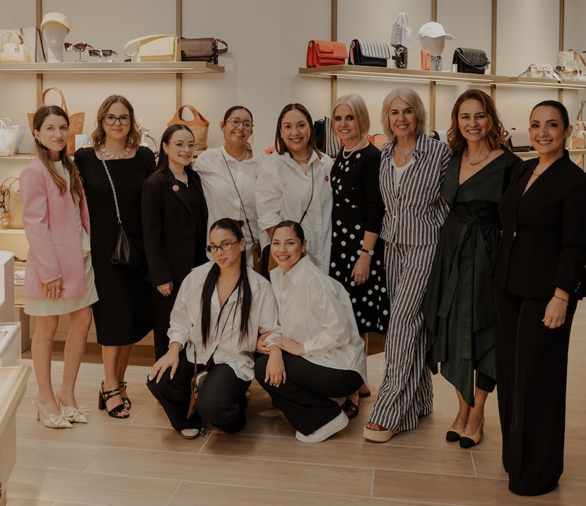 Berta Sanmartí (segunda desde la izquierda), junto al equipo de Plaza Las Américas; Rosa y Alba Tous; Lina María Lopera; y Sheila Hernández, gerente de área de TOUS Puerto Rico.