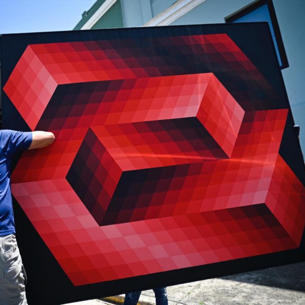 En un operativo en abril de 2023, el FBI y las autoridades francesas allanaron la Fundación Michele Vasarely en Viejo San Juan para extraer obras valoradas en millones de dólares.
