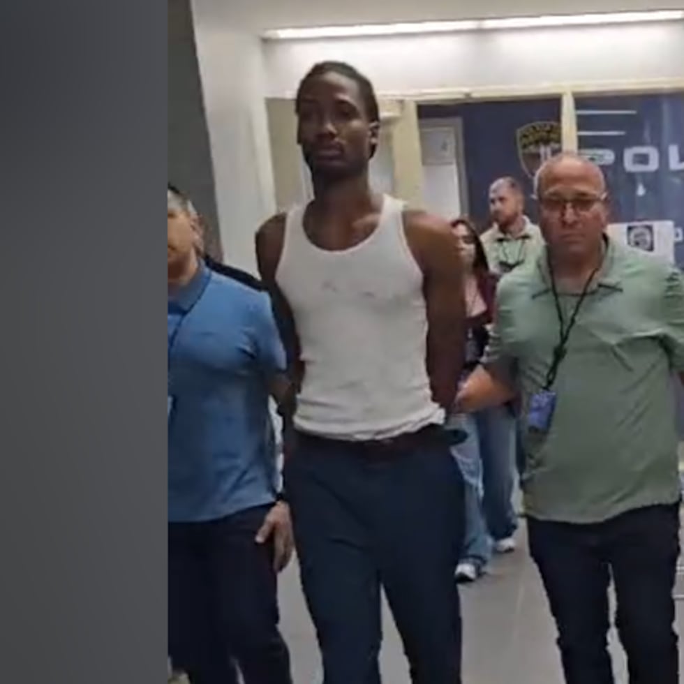 Como resultado de la intervención, fue arrestado Deiby Jones Doroteo, de 22 años de edad y residente de Puerto Nuevo, San Juan.
