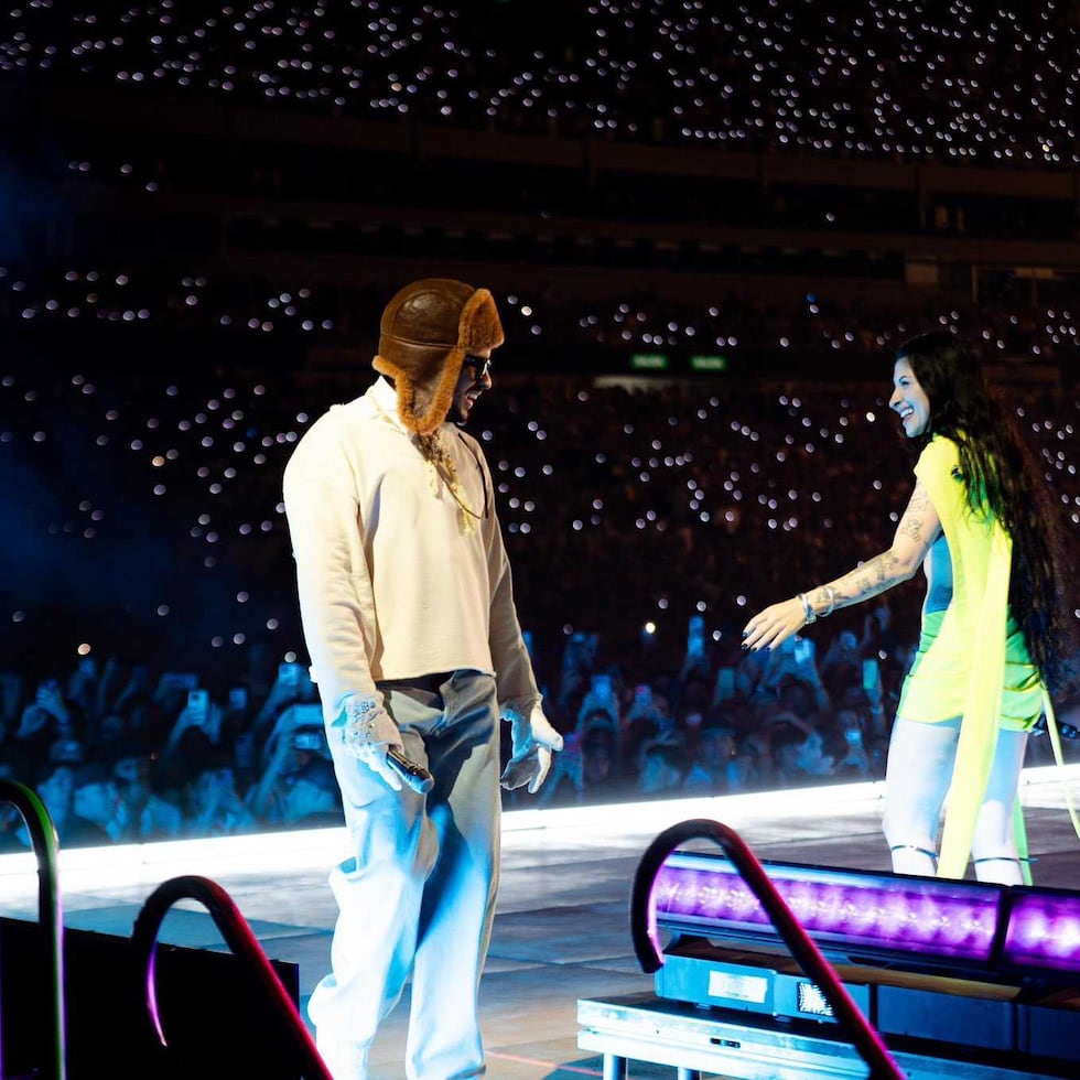 Los artistas urbanos Cazzu y Bad Bunny en el concierto en Argentina. (Instagram: Cazzu)