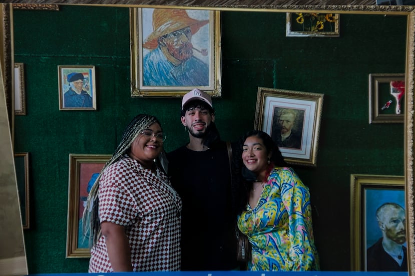 En la imagen compartida con este medio, José Martí Rivera Rivera junto a sus hermanas Mónica y Sindi Joe Rivera Rivera.