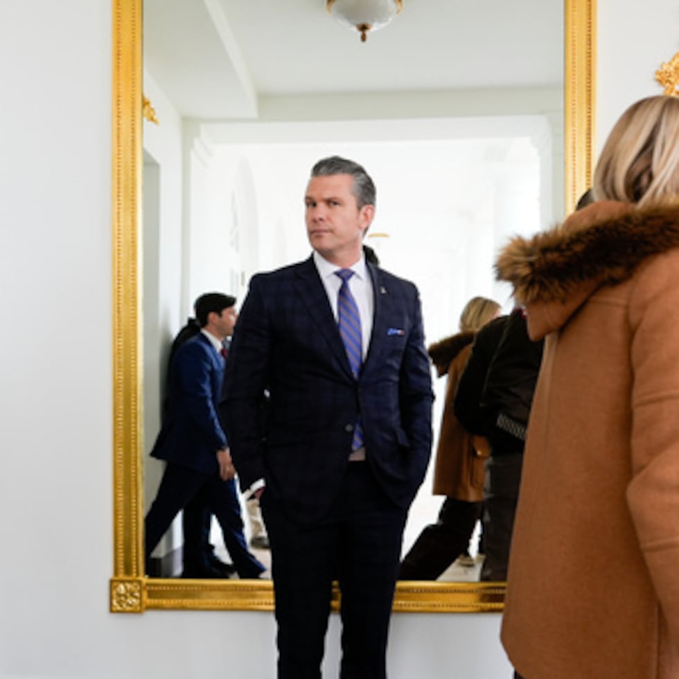 El Washington Post informó la semana pasada que el secretario de Defensa, Pete Hegseth, emitió una directiva hablada para “matar a todos” en un barco atacado el 2 de septiembre.