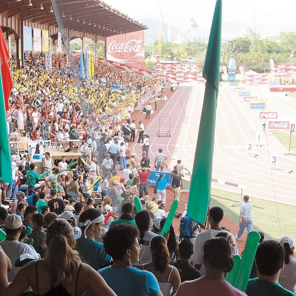 La pista de atletismo del Estadio Paquito Montaner, construida a un coste de $1.2 millones en 2022, sigue en el olvido.