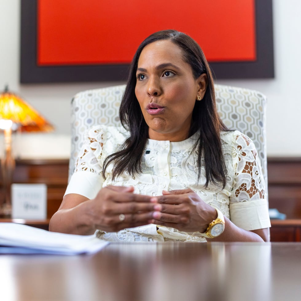 La secretaria de Estado, Rosachely Rivera, está a cargo del comité que evalúa el impuesto al inventario.