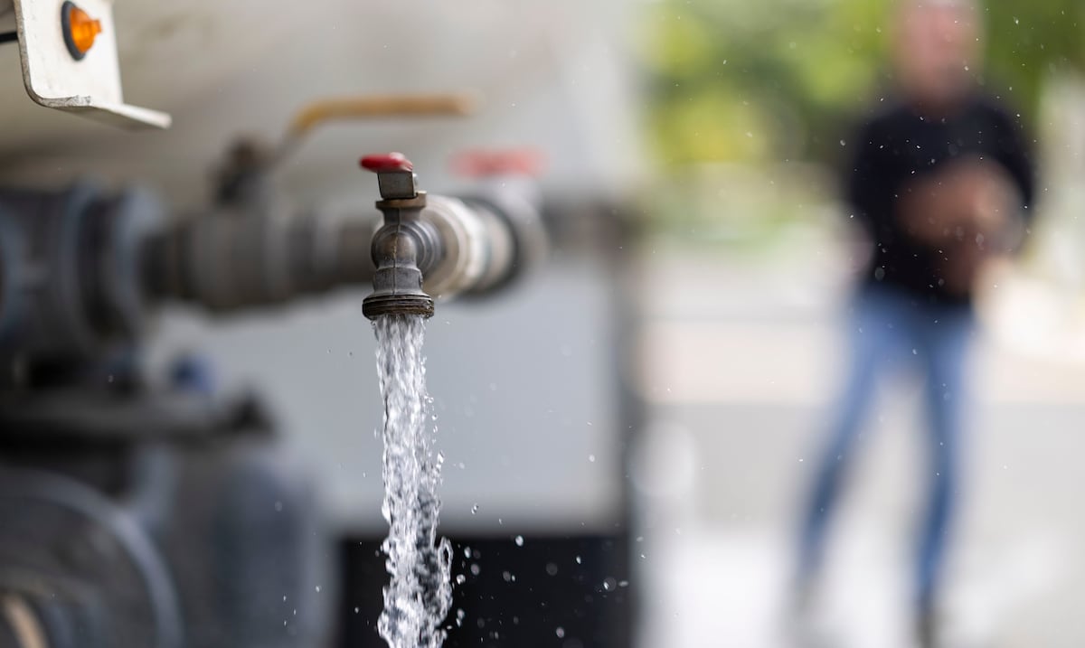 Más de 20,000 abonados de la AAA permanecen sin agua; gobernadora activa Guardia Nacional