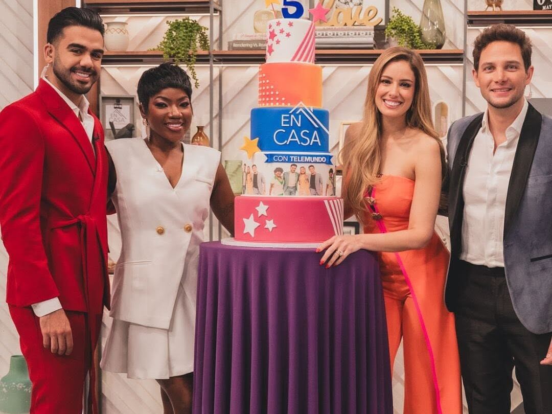 Imagen de la cobertura de: Presentadora de Telemundo recibe una emotiva propuesta de matrimonio en vivo