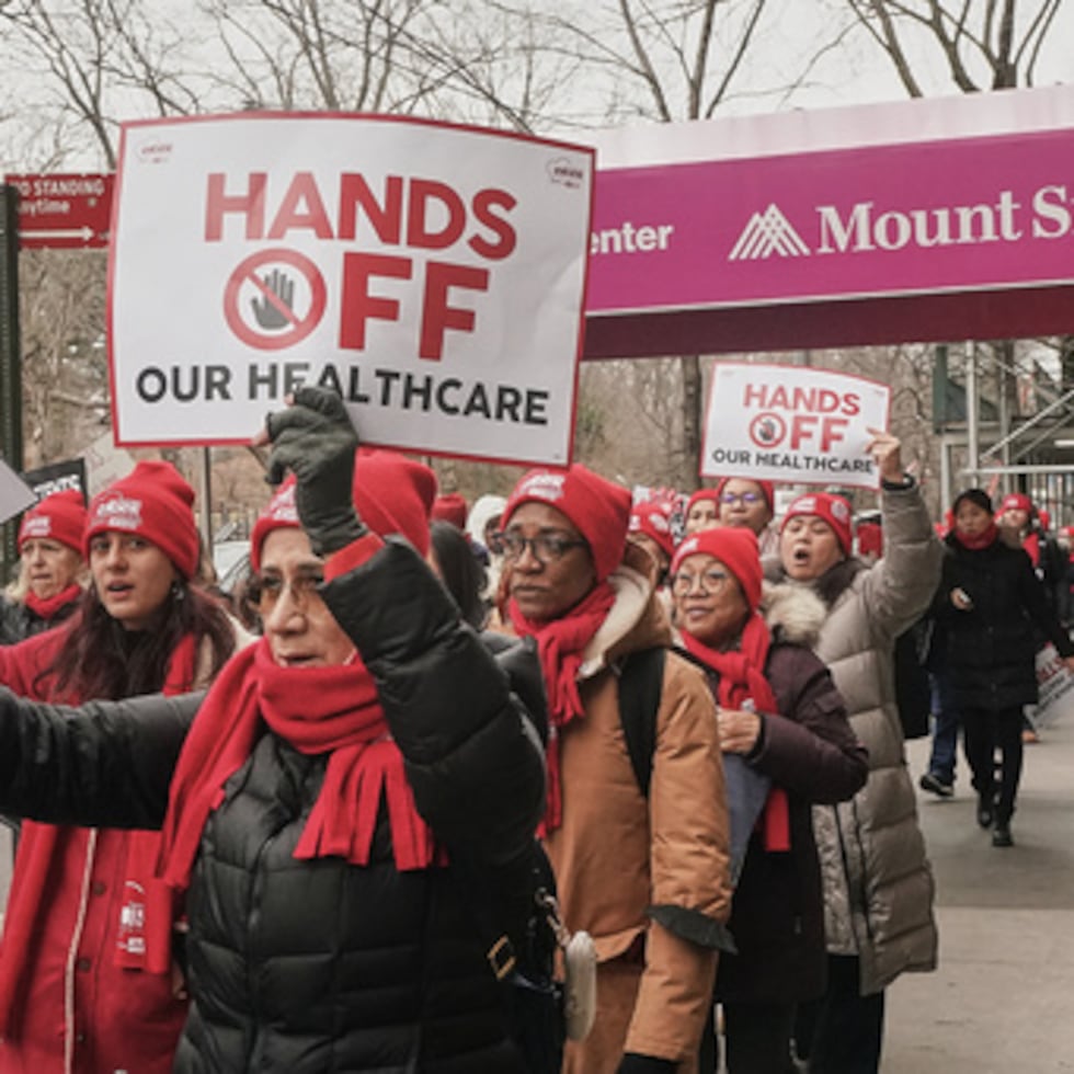 El sindicato se reunió el jueves por la noche con funcionarios de NewYork-Presbyterian y un mediador federal en las primeras negociaciones desde que aproximadamente 15,000 enfermeras abandonaron el trabajo el lunes.