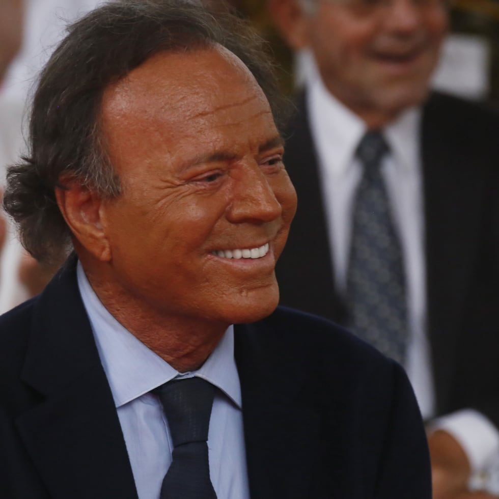 Julio Iglesias.
