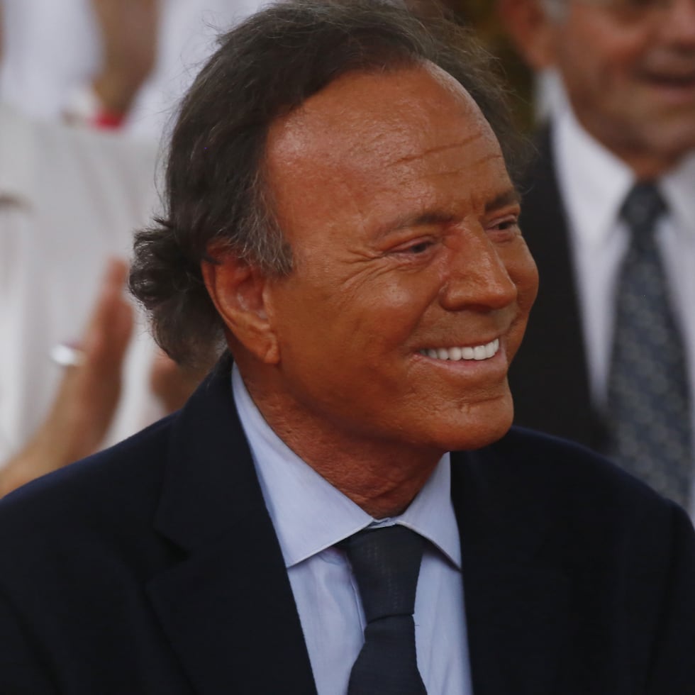 Julio Iglesias.