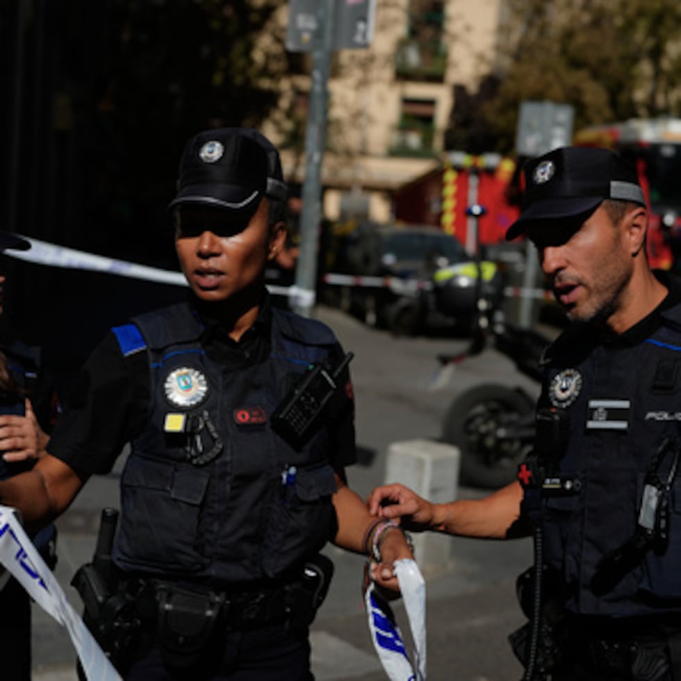 Preguntados por las posibles causas de la explosión, los servicios de emergencia no ofrecieron explicaciones.